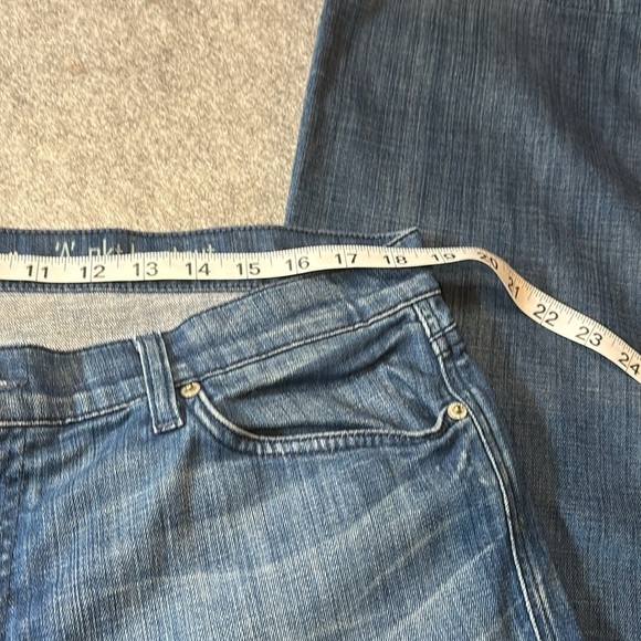7 for all Mankind. "A" Pkt Bootcut, Size 38 - Picture 9 of 14